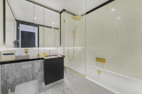 Family Bathroom.jpg
