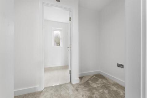 Principle walk in wardrobe