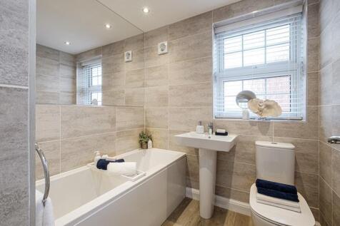 hertford family bathroom.jpg