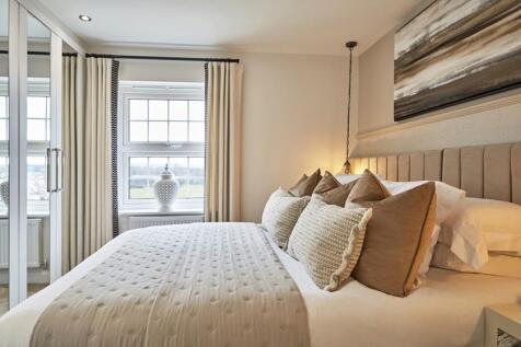 hollinwood main bedroom.jpg