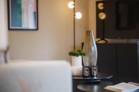 8592185-FarleyDining-CloseUp.jpg