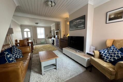 Sitting/Dining Room