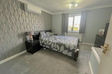 Bedroom 1.jpeg