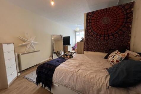 Bedroom/Sitting Room