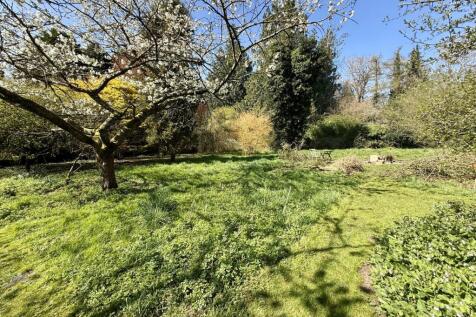 Walled Garden - Available By Separate Negotiation. 