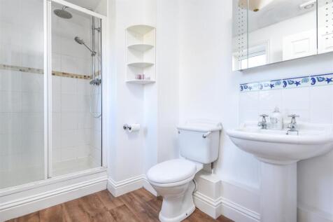 EN SUITE SHOWER ROOM