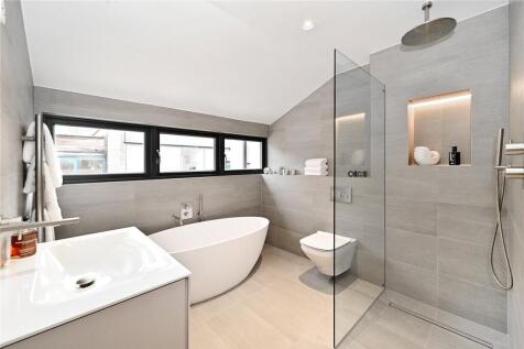 Principal Bathroom