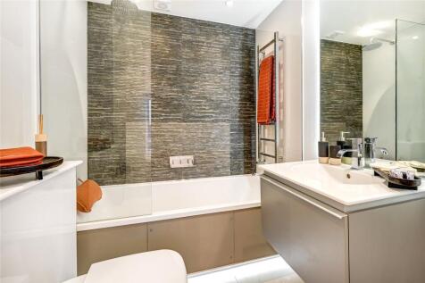 Principal Bathroom