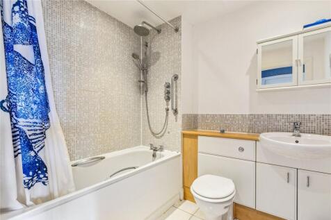 Principal Bathroom
