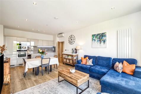 Kitchen  / Reception