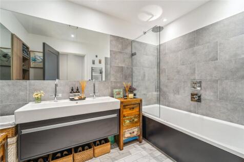 Principal Bathroom