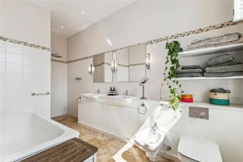 Principal Bathroom