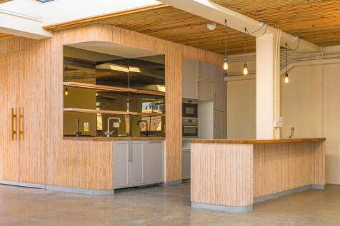 02 Internal Kitchen.jpg