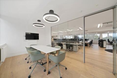 Kirkdale House First Floor E11 PH17.jpg