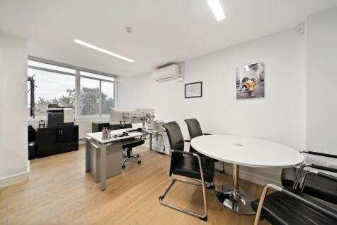 Kirkdale House First Floor E11 PH14.jpg