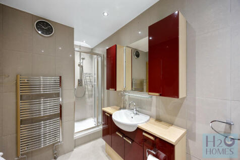 Collingwood Court...