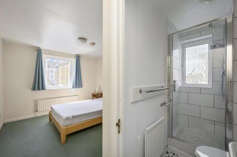 Hamilton Court-00...