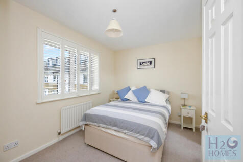 Collingwood Court...