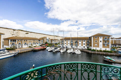 Wellington Court,...