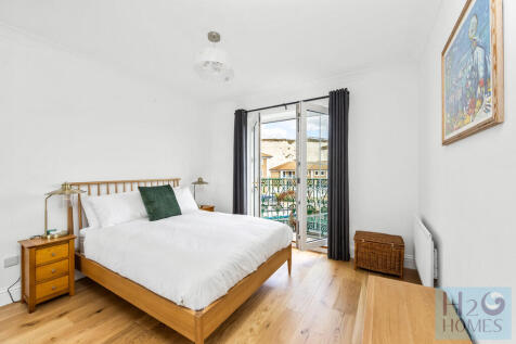 Wellington Court,...