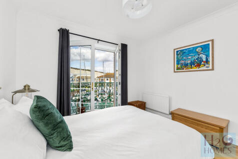 Wellington Court,...