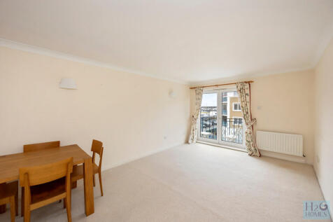 Hamilton Court, 7...
