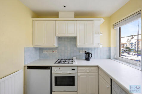 Hamilton Court, 7...