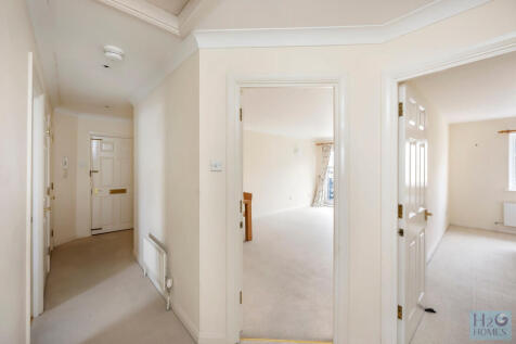 Hamilton Court, 7...
