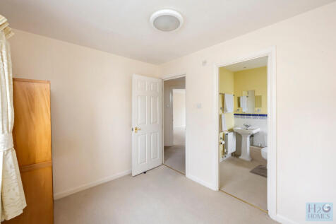 Hamilton Court, 7...