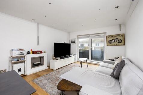 Collingwood Court...