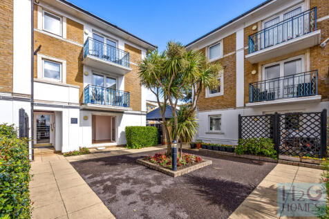 Hamilton Court 18...