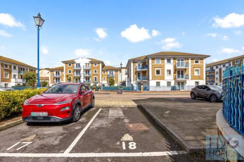 Hamilton Court 18...