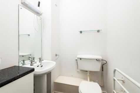 Toilet.jpg