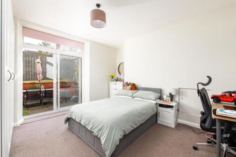 Bedroom1_1.jpg