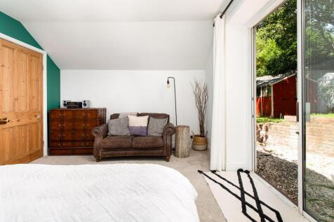Rear Bedroom