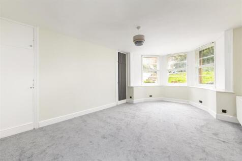 Bedroom1_1.jpg
