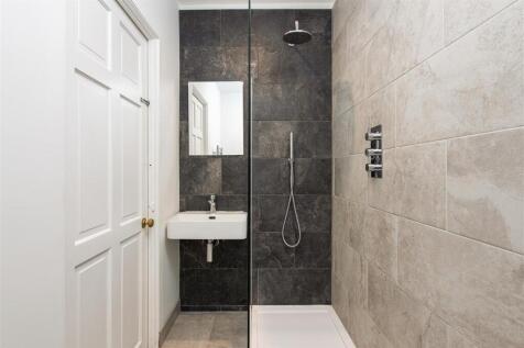 Bathroom_2.jpg