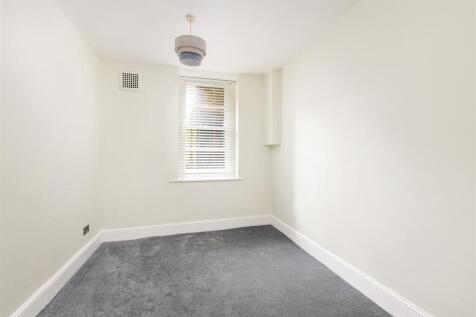 Bedroom2_1.jpg