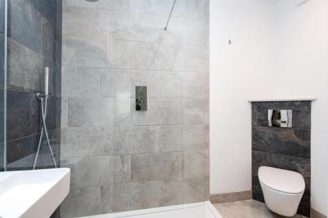 Bathroom_1.jpg