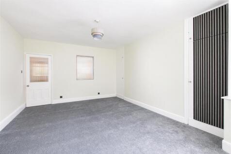 Bedroom1_3.jpg