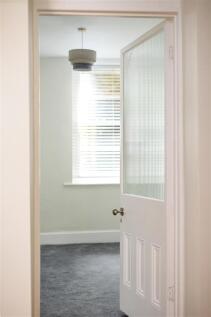 Bedroom2_2.jpg