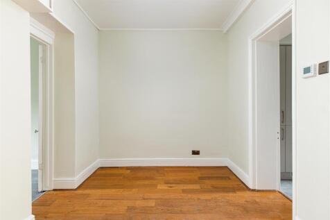 Hall_2.jpg