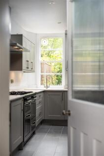 Kitchen_2.jpg