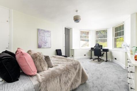 Bedroom1_1.jpg