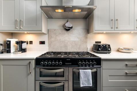 Kitchen_2.jpg