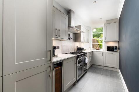 Kitchen_3.jpg