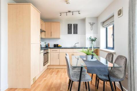 Kitchen_2.jpg