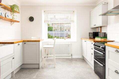 Kitchen_3.jpg