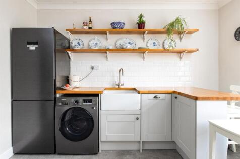 Kitchen_2.jpg