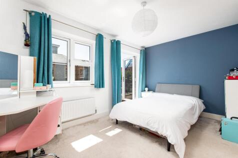 Bedroom1_1.jpg